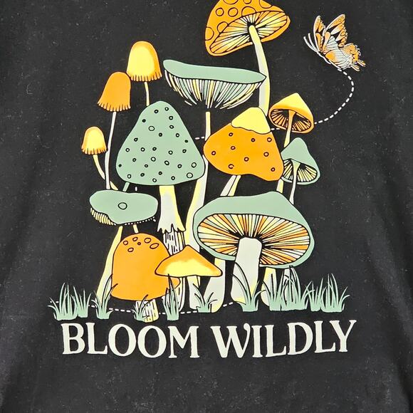 Organic Generation Bloom Wildly mushroom black tee shirt top toadstoal  Medium - Picture 4 of 5